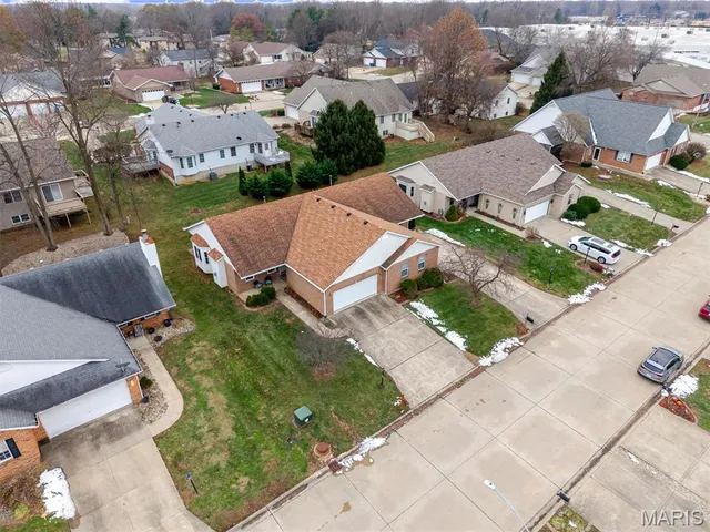 $220,000 | 18 Crabapple Lane, Glen Carbon, IL 62034