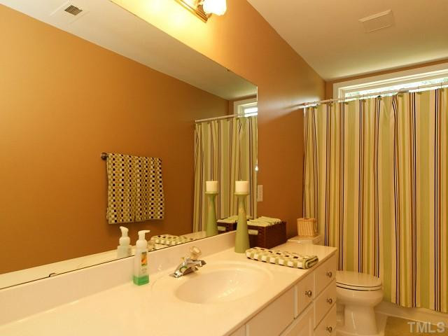 1201 Blackburn Road Apex, NC 27502 - Photo 21 of 25 Bathroom