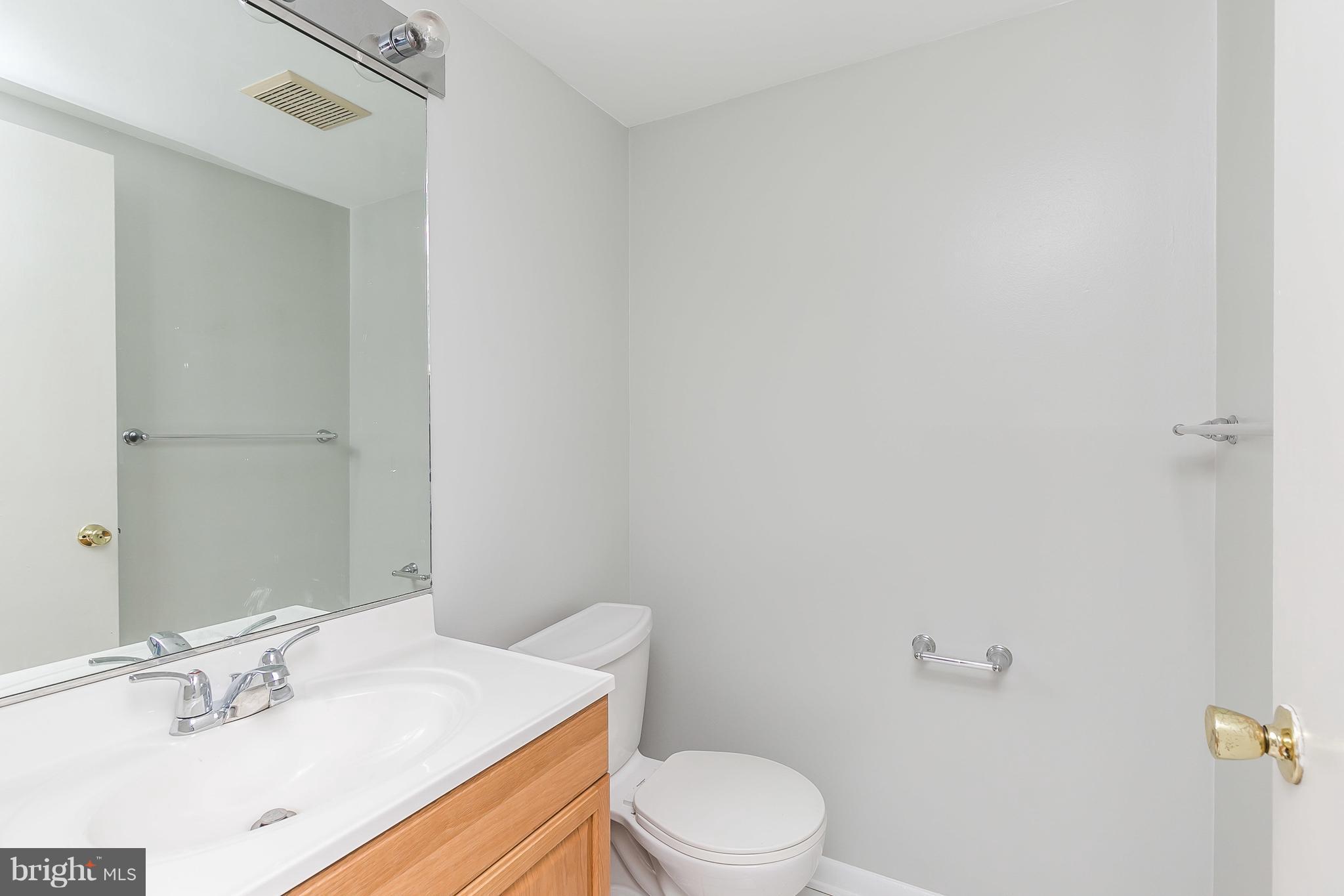 4300 Roland Springs Drive Baltimore, MD 21210 - Photo 16 of 30 Bath
