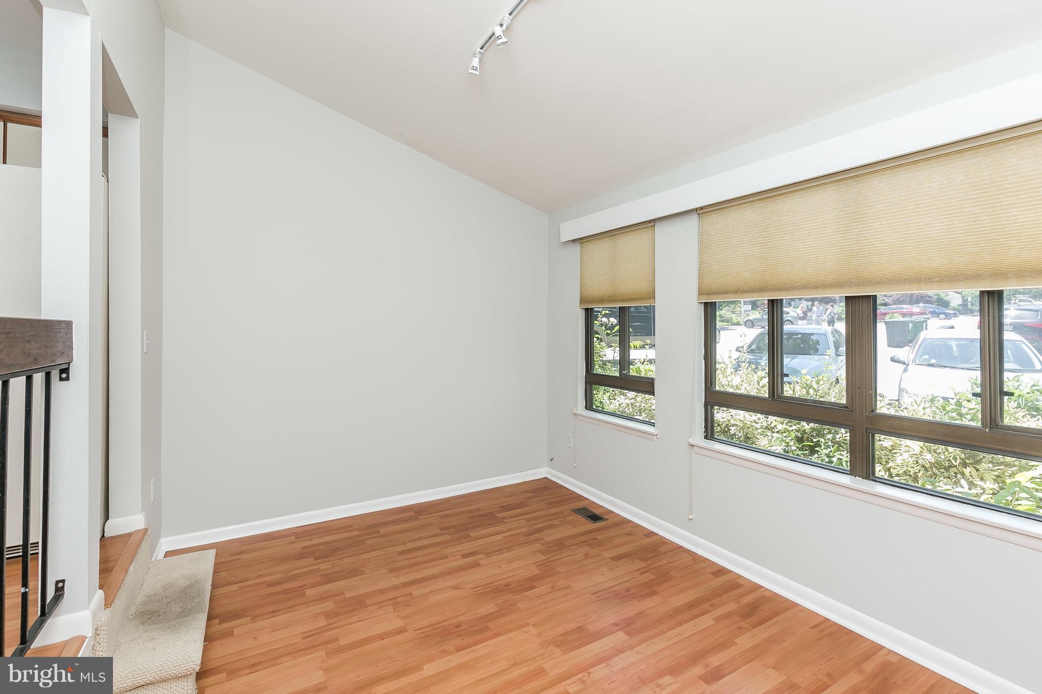 4300 Roland Springs Drive Baltimore, MD 21210 - Photo 4 of 30 Family Room