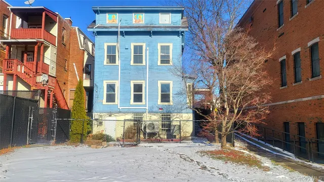$1,500 | 216 Church Street, Unit 2, Poughkeepsie, NY 12601