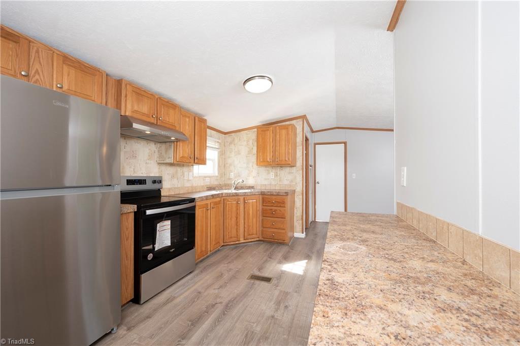 8038 Hampton Road Clemmons, NC 27012 - Photo 6 of 17 Gallery Image 6