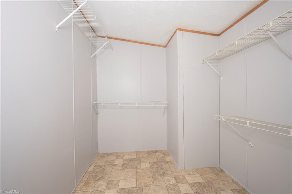 8038 Hampton Road Clemmons, NC 27012 - Photo 9 of 17 Gallery Image 9
