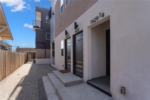 $3,895 | 1631 South New Hampshire Avenue, Unit A, Los Angeles, CA 90006