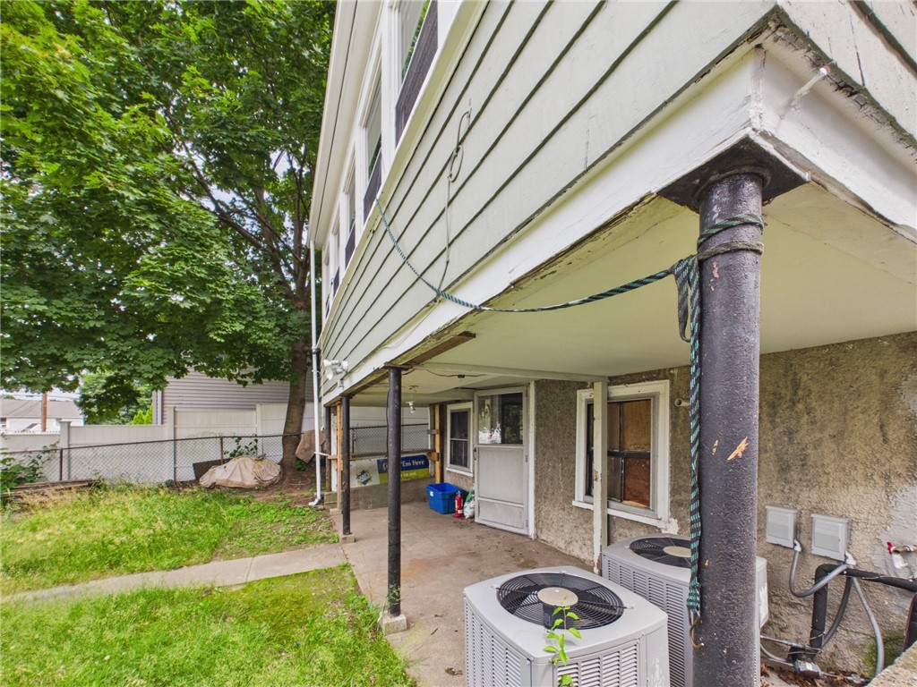 13 Clyde Street Providence, RI 02908 - Photo 31 of 35