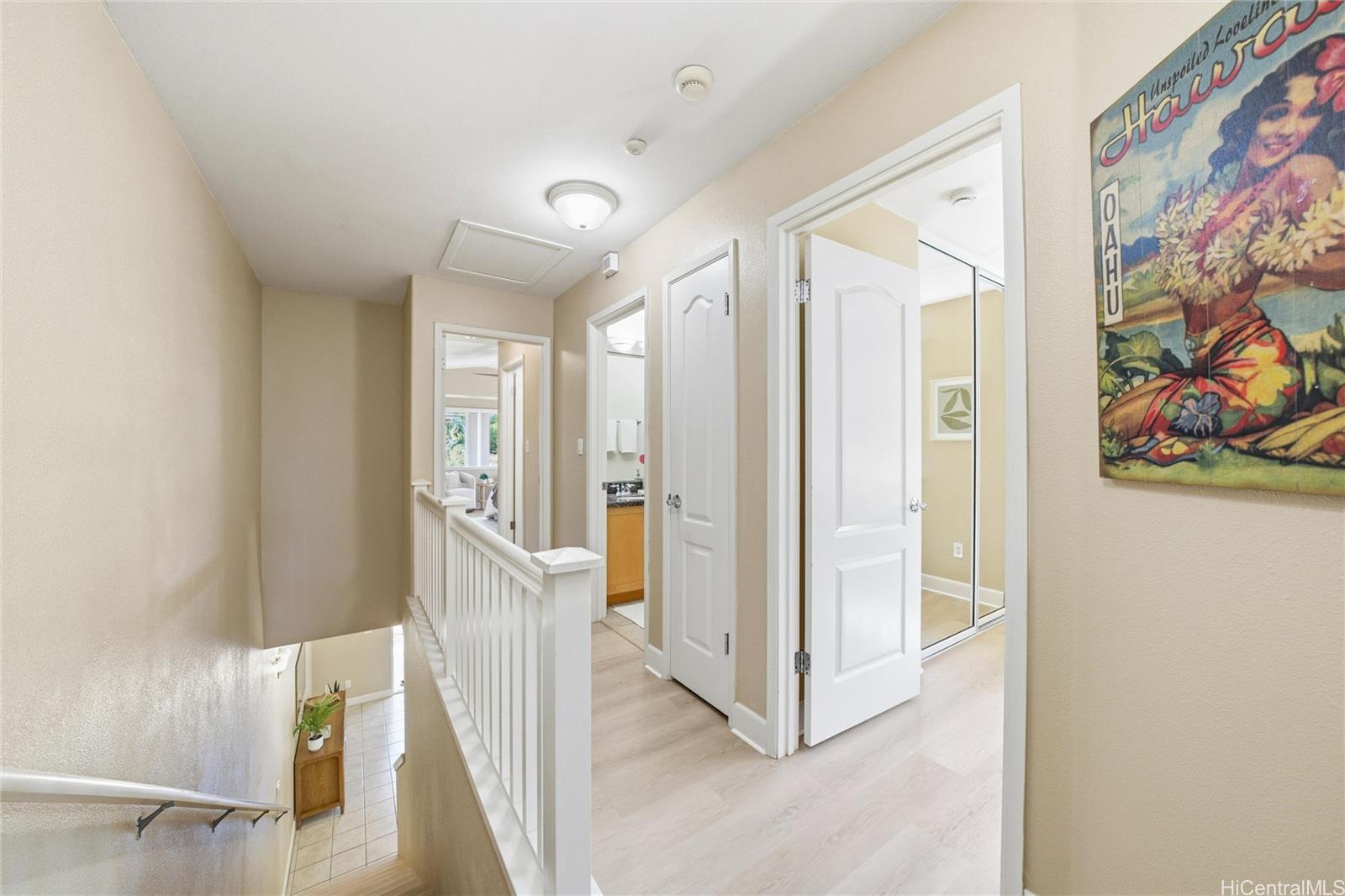 92-1532 Ali'inui Drive, Unit 1606 Kapolei, HI 96707 - Photo 11 of 25 Upstairs hallway area