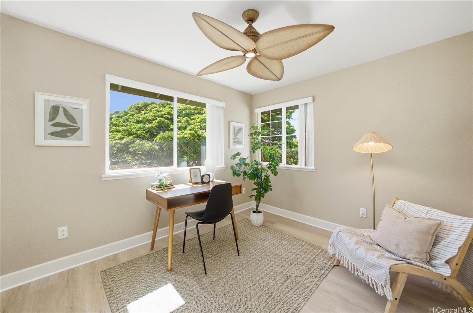 92-1532 Ali'inui Drive, Unit 1606 Kapolei, HI 96707 - Photo 18 of 25 3rd bedroom, staged as an office