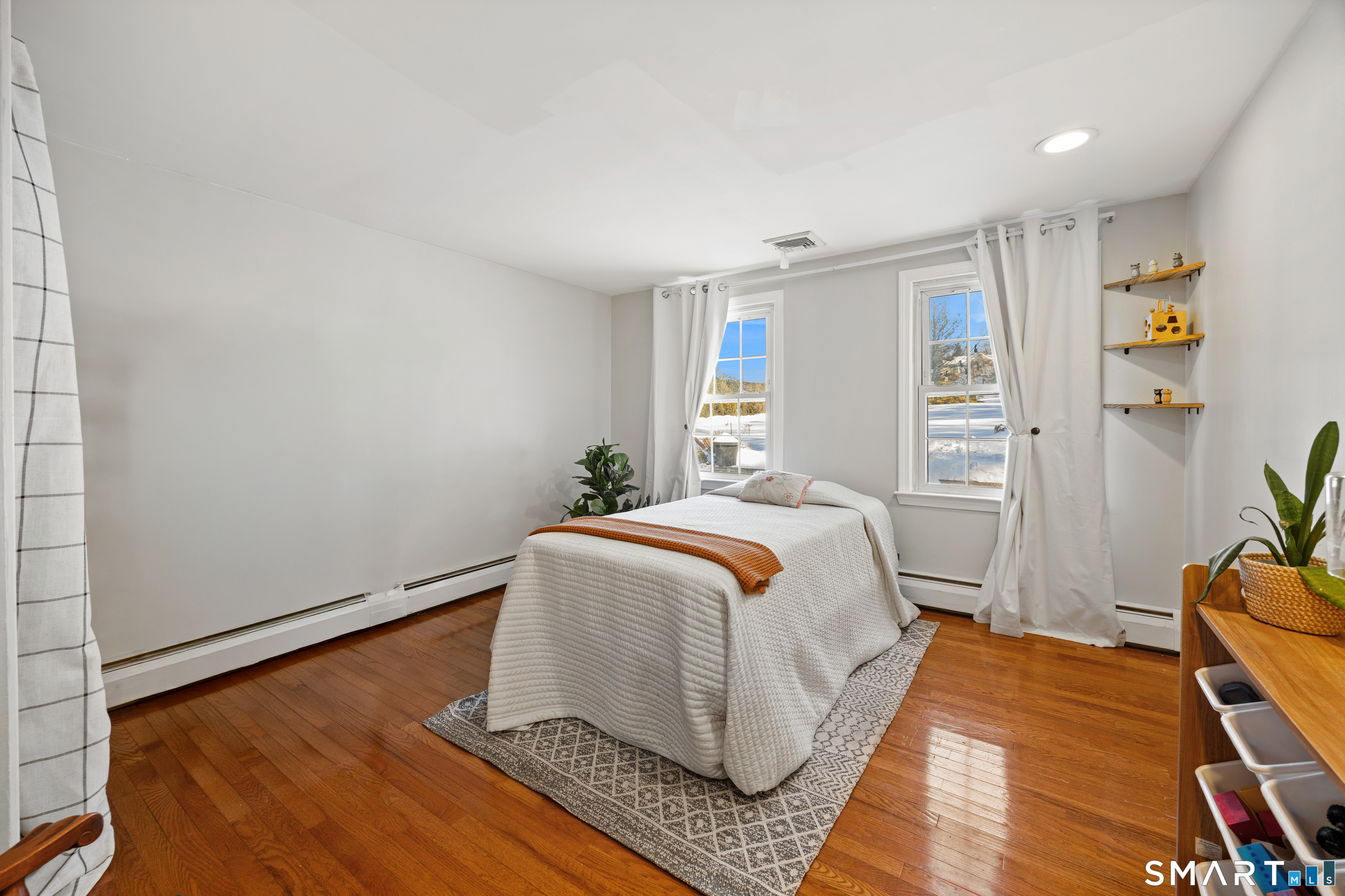 237 Warner Road East Haven, CT 06473 - Photo 12 of 40