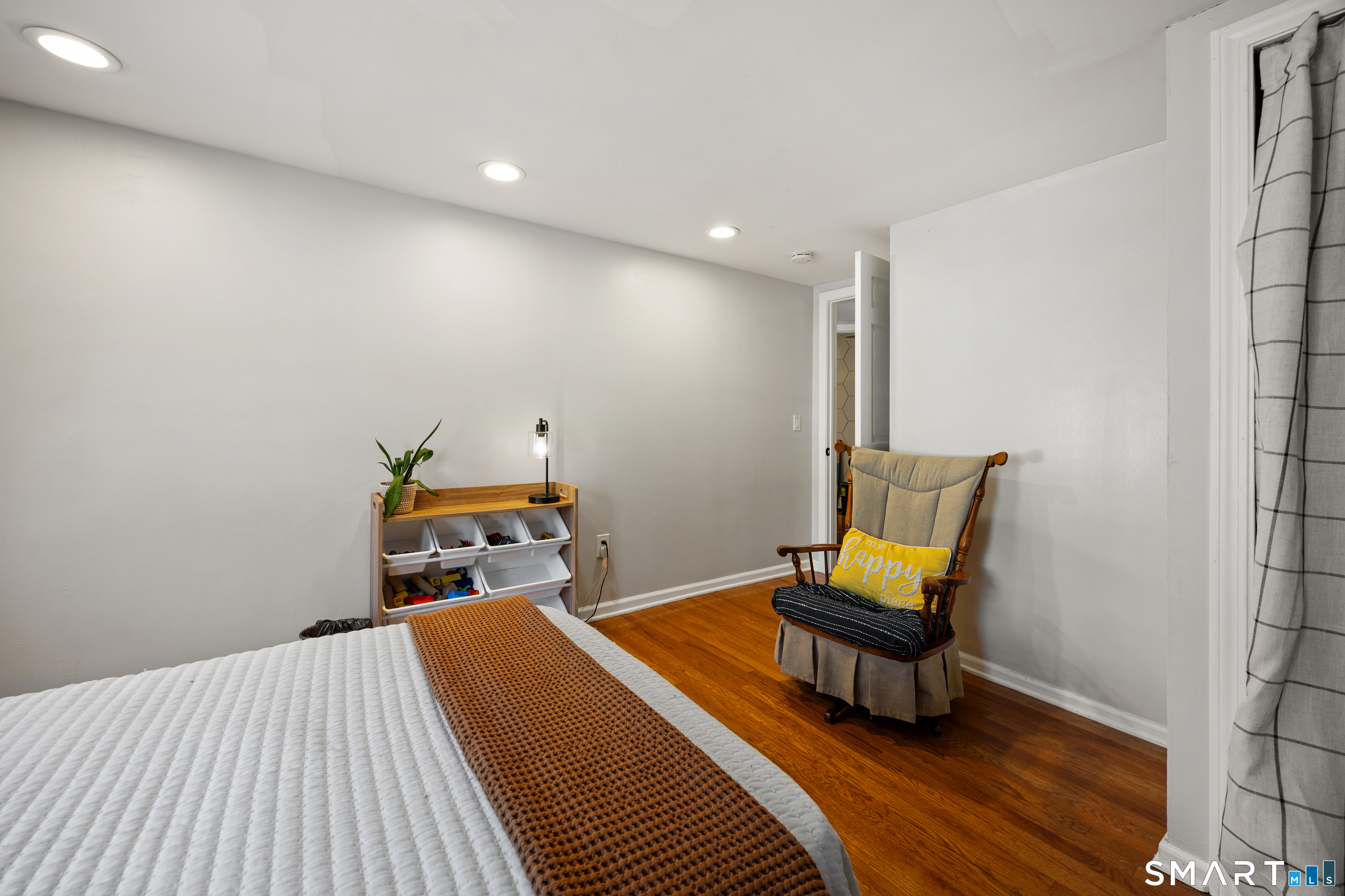 237 Warner Road East Haven, CT 06473 - Photo 13 of 40