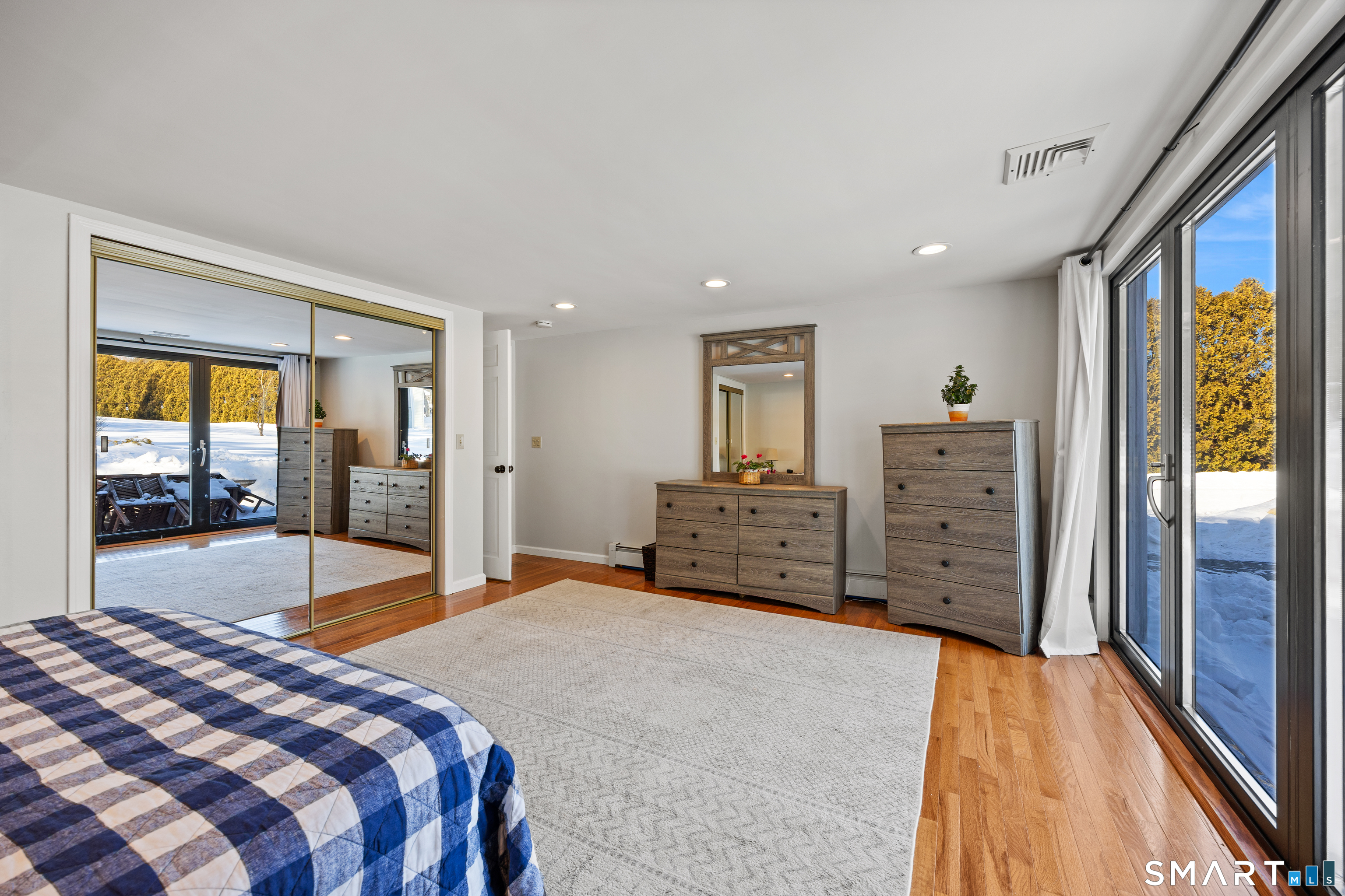 237 Warner Road East Haven, CT 06473 - Photo 20 of 40