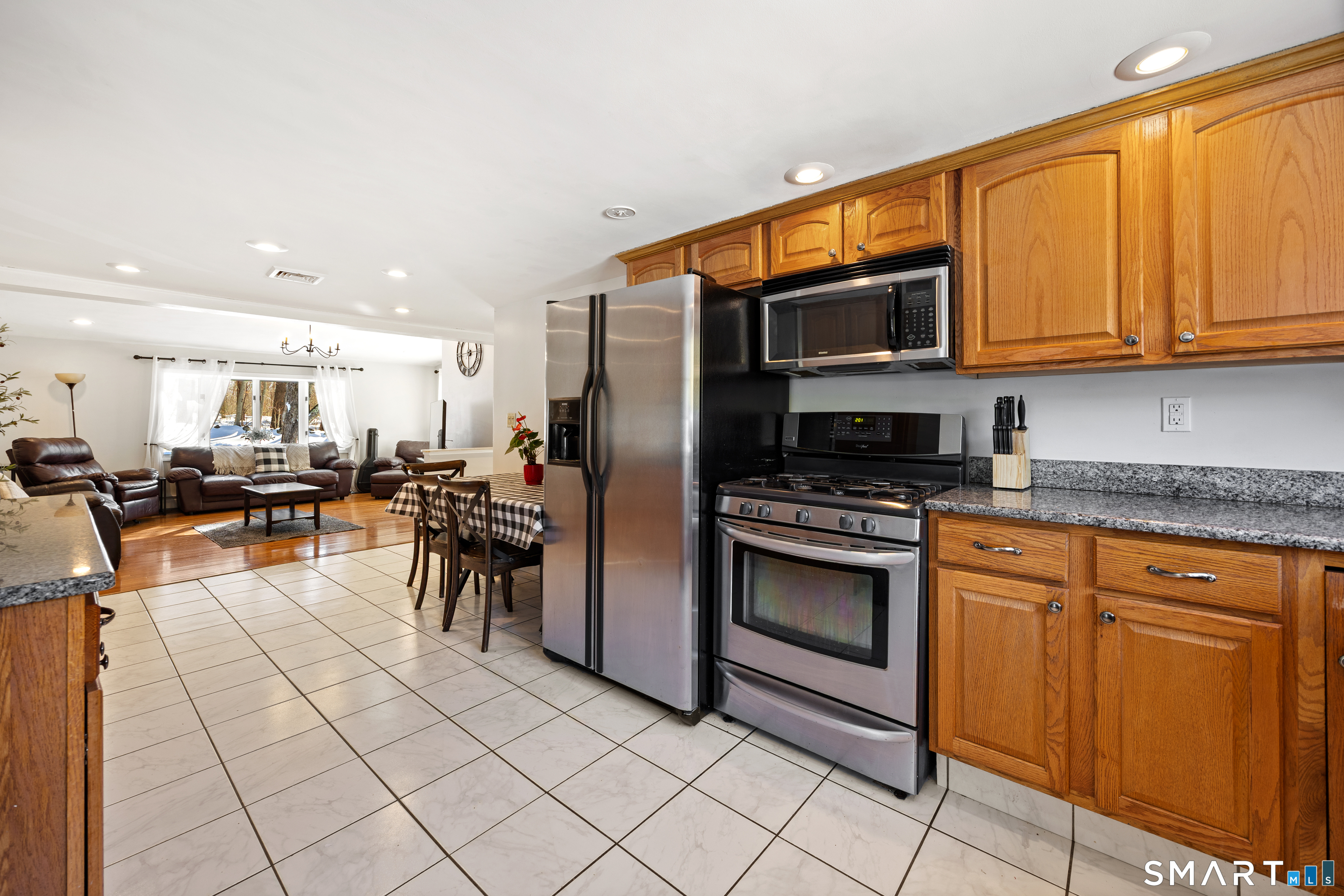 237 Warner Road East Haven, CT 06473 - Photo 23 of 40