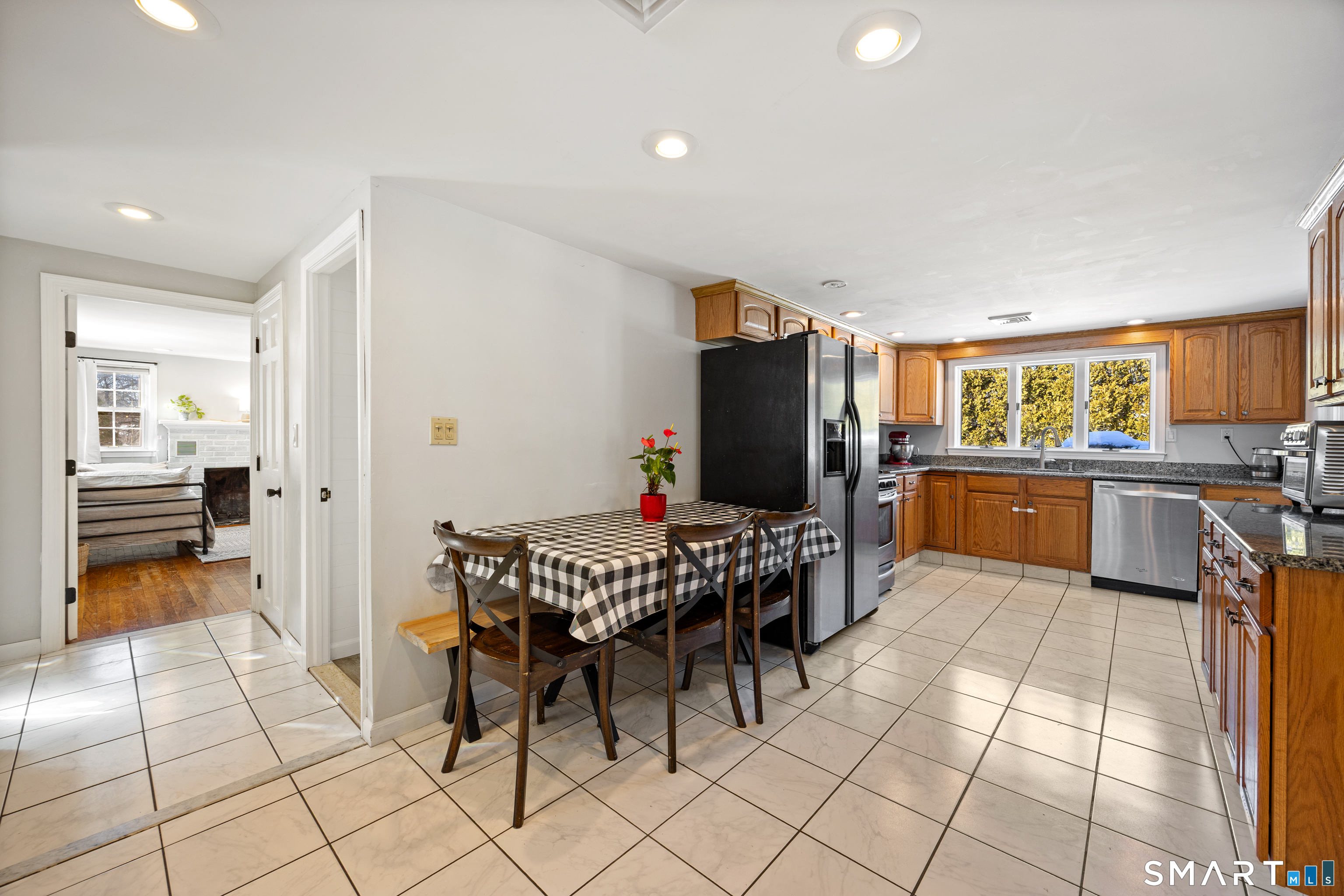 237 Warner Road East Haven, CT 06473 - Photo 27 of 40