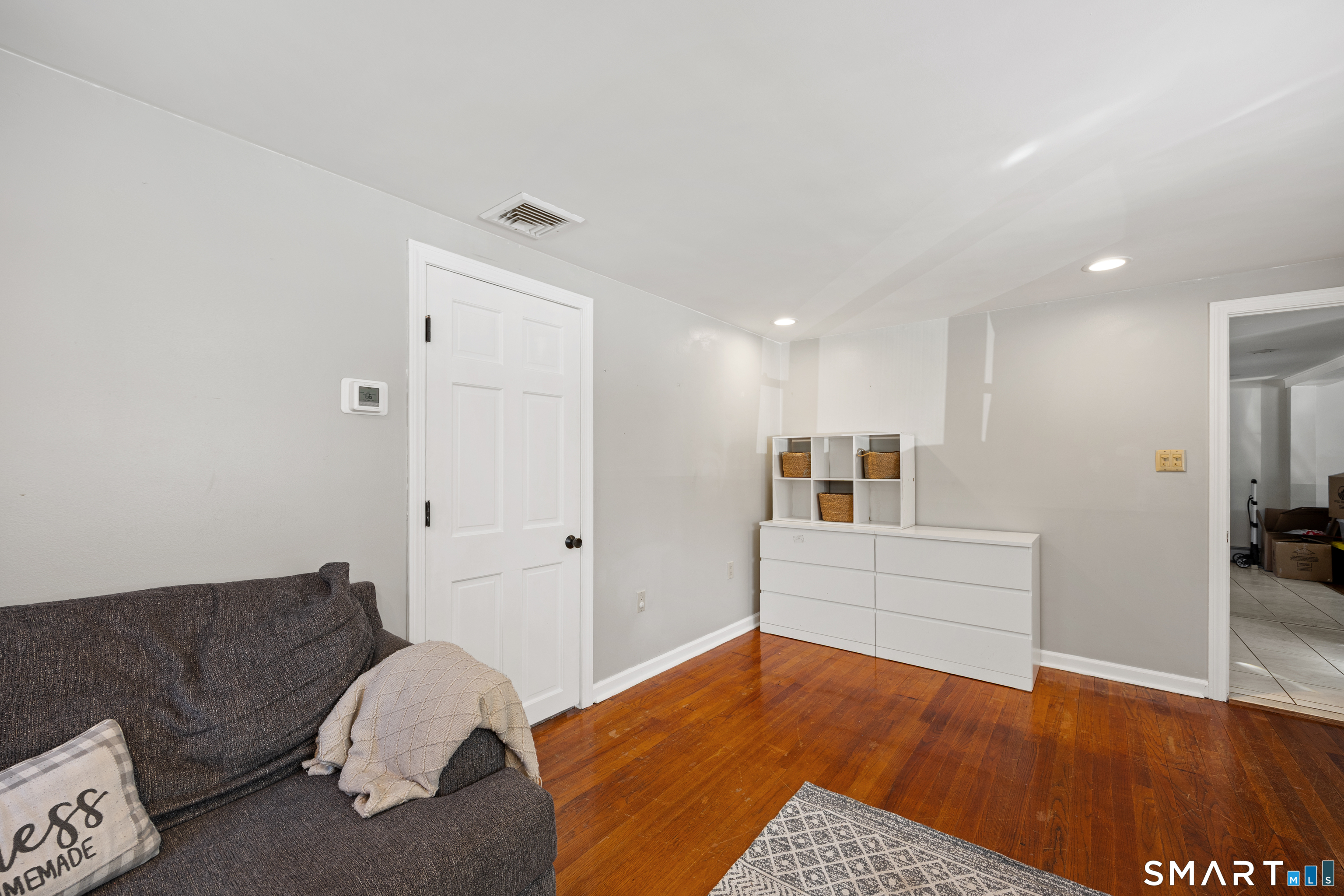 237 Warner Road East Haven, CT 06473 - Photo 8 of 40