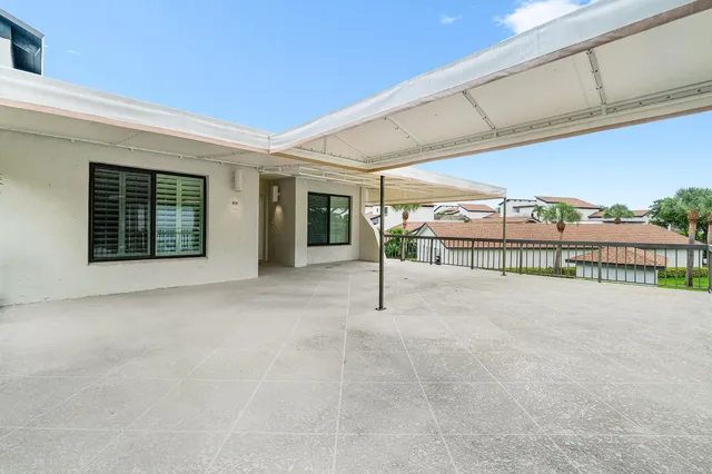 $699,000 | 830 Greensward Court, Unit 214H, Delray Beach, FL 33445