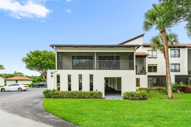 $699,000 | 830 Greensward Court, Unit 214H, Delray Beach, FL 33445