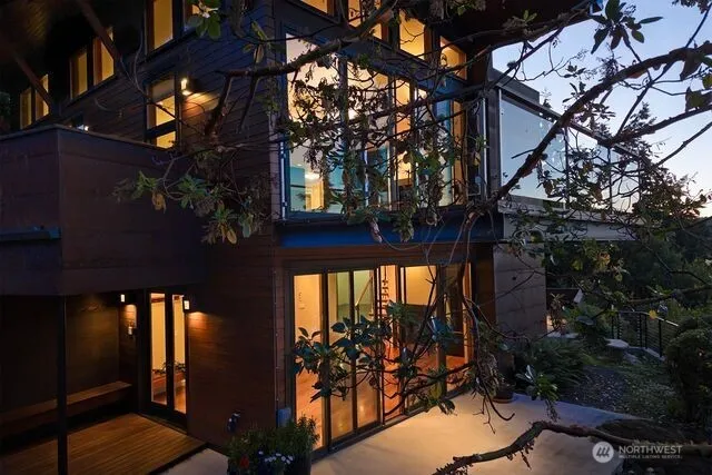 $3,799,900 | 630 Harrison Street, Friday Harbor, WA 98250