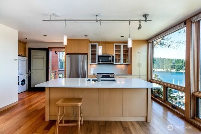 $3,799,900 | 630 Harrison Street, Friday Harbor, WA 98250