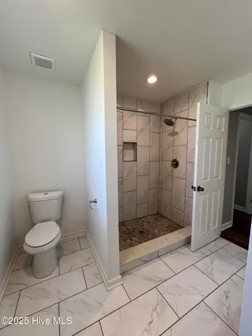 $2,150 | 104 Newhan Lane, Jacksonville, NC 28546