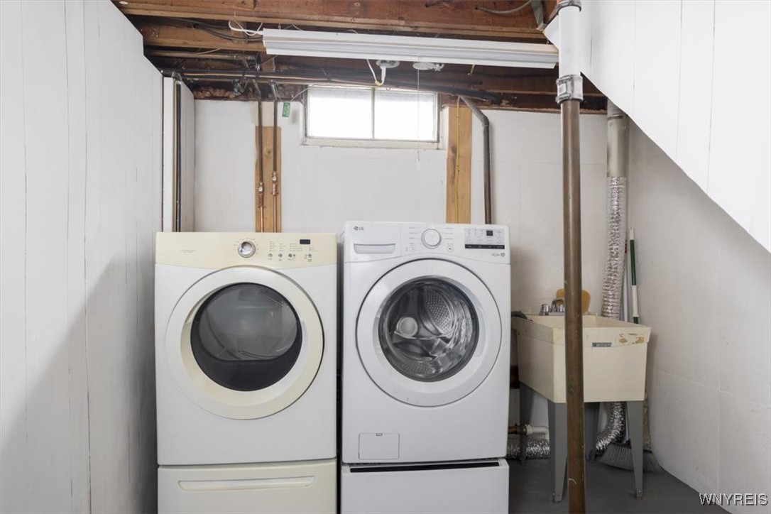 125 Springfield Avenue Tonawanda, NY 14150 - Photo 14 of 18 Washer and Dryer stay!