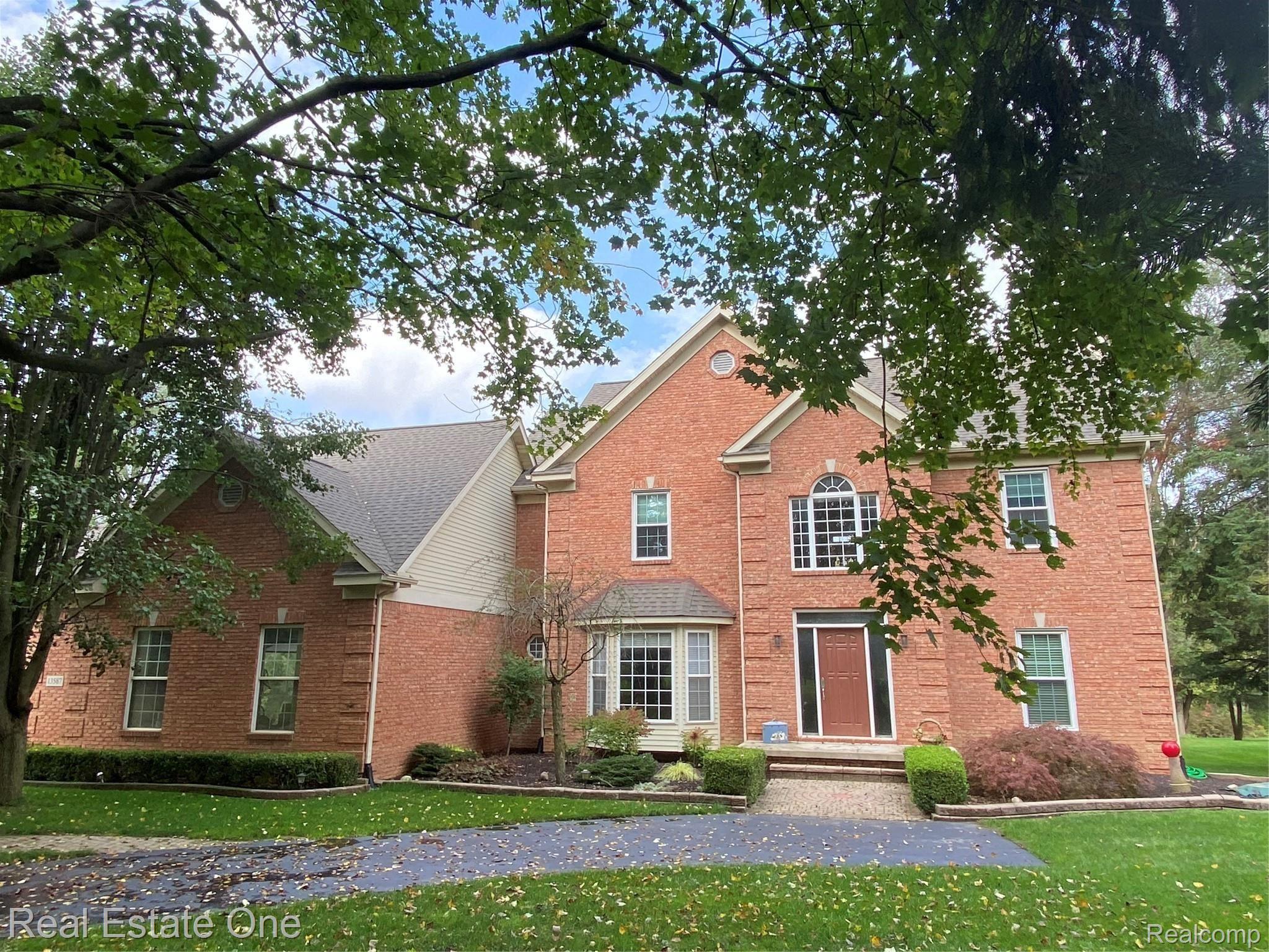13587 Clyde Road Holly, MI 48442 - Photo 12 of 41 IMG-1470.jpg