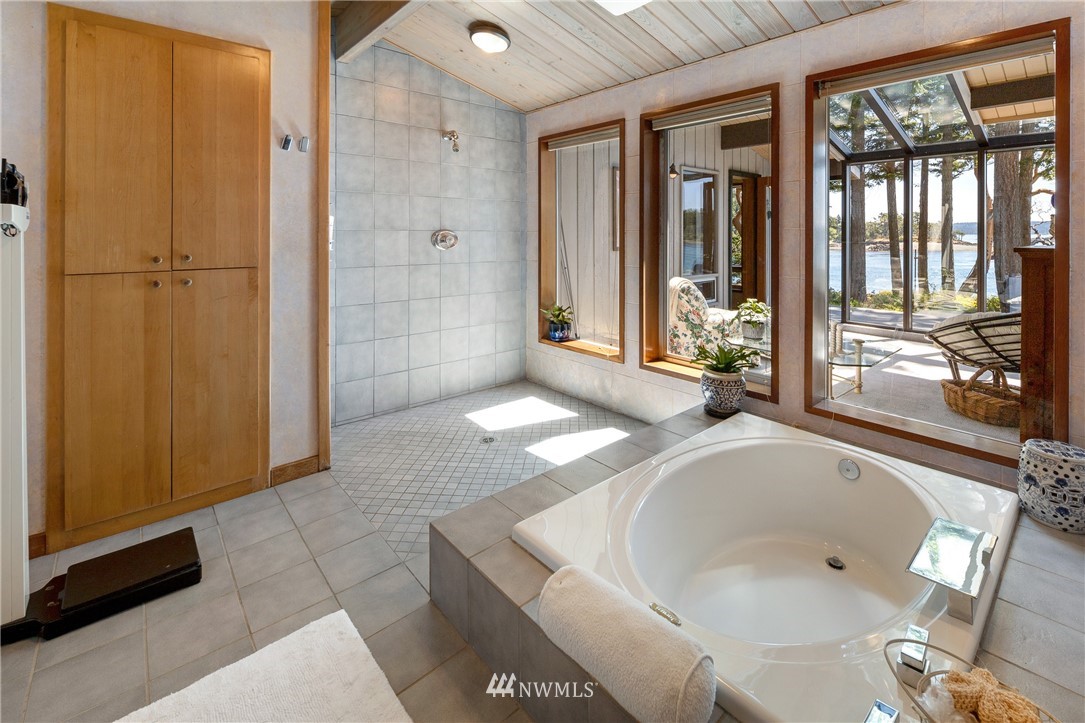 236 Walling Road San Juan Island, WA 98250 - Photo 18 of 36