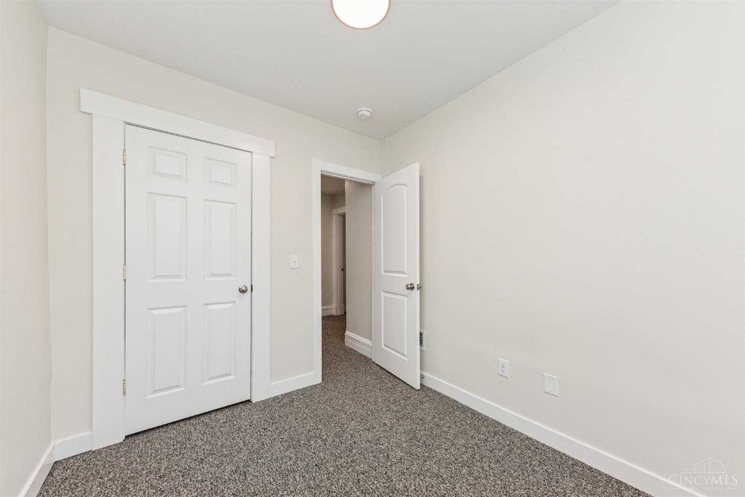 6124 Roe Street Cincinnati, OH 45227 - Photo 44 of 61