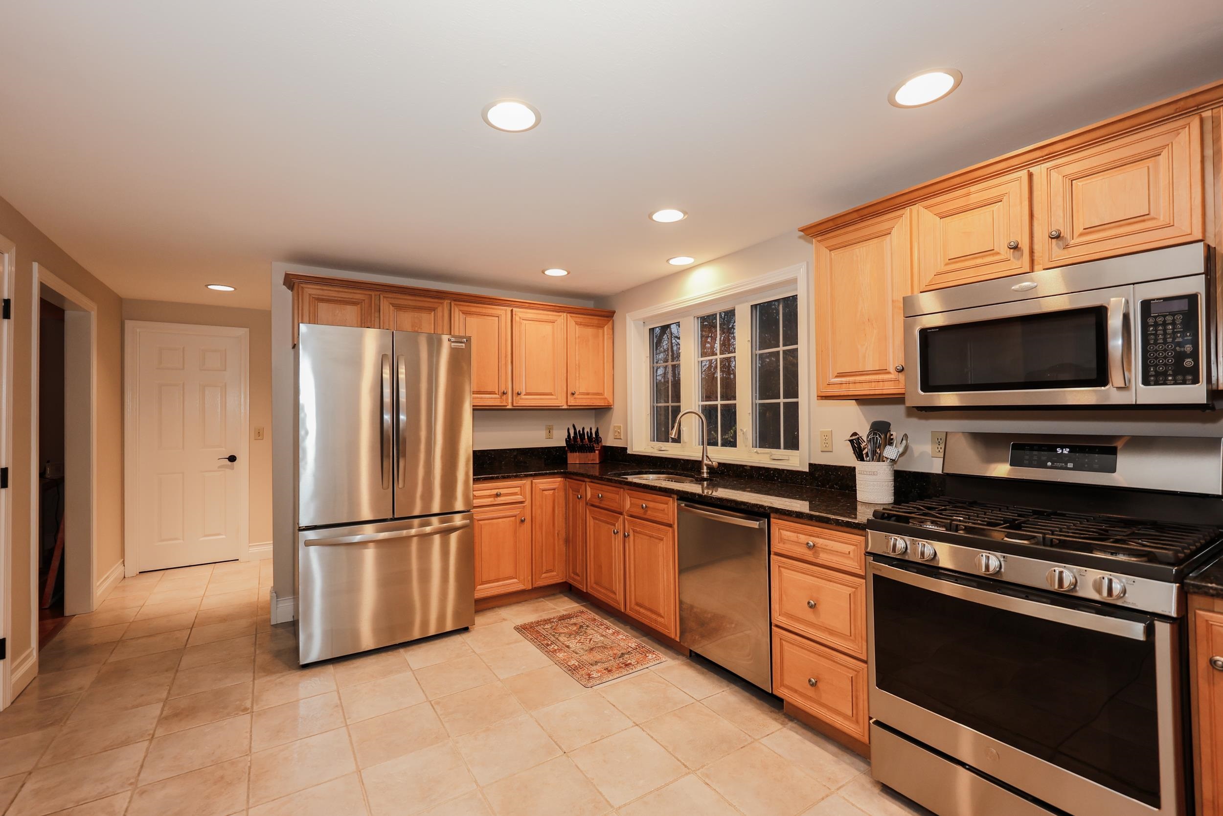 18 Cindy Drive Hooksett, NH 03106 - Photo 18 of 60