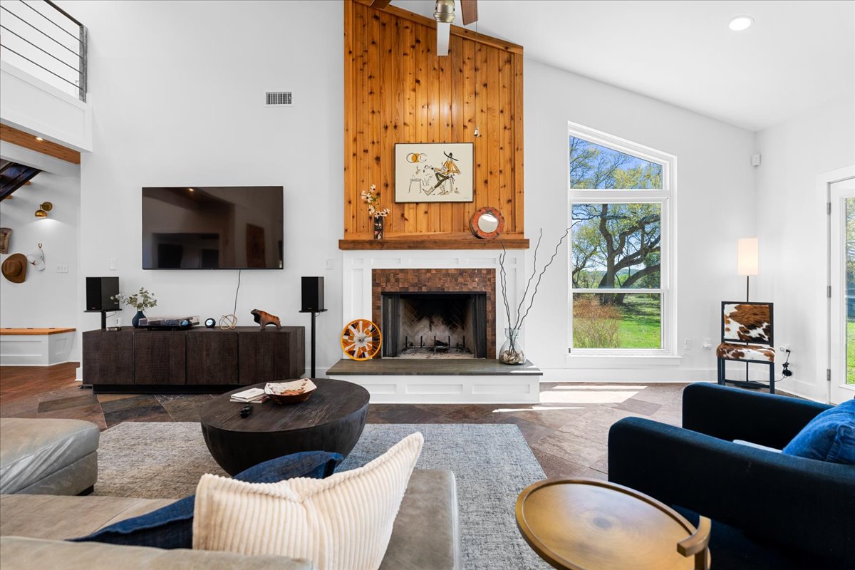 14519 Fitzhugh Road Austin, TX 78736 - Photo 4 of 34