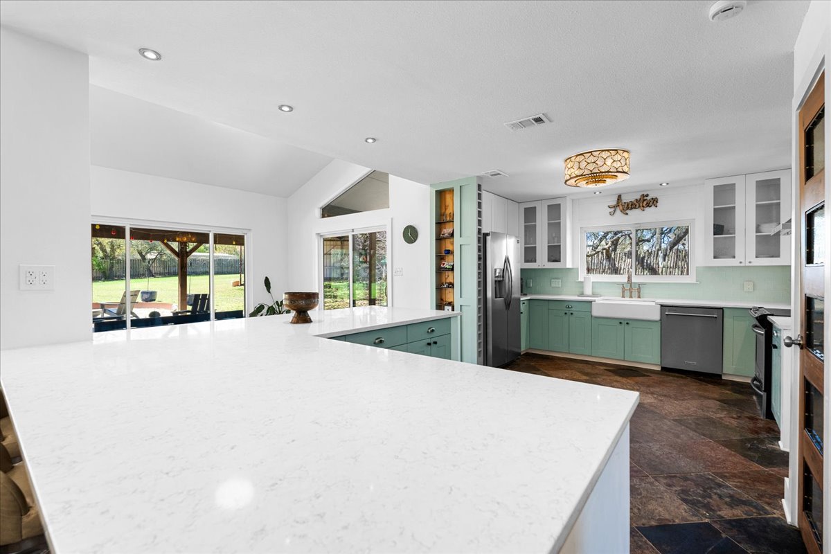 14519 Fitzhugh Road Austin, TX 78736 - Photo 6 of 34