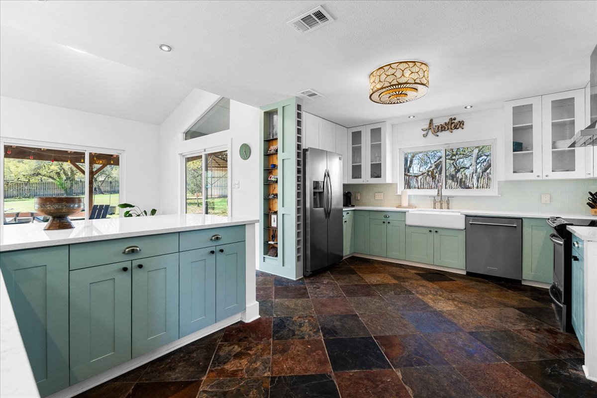 14519 Fitzhugh Road Austin, TX 78736 - Photo 8 of 34