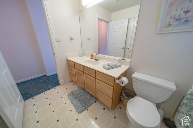 190 600 North Ferron, UT 84523 - Photo 44 of 85 Bathroom with vanity, tub/shower and toilet