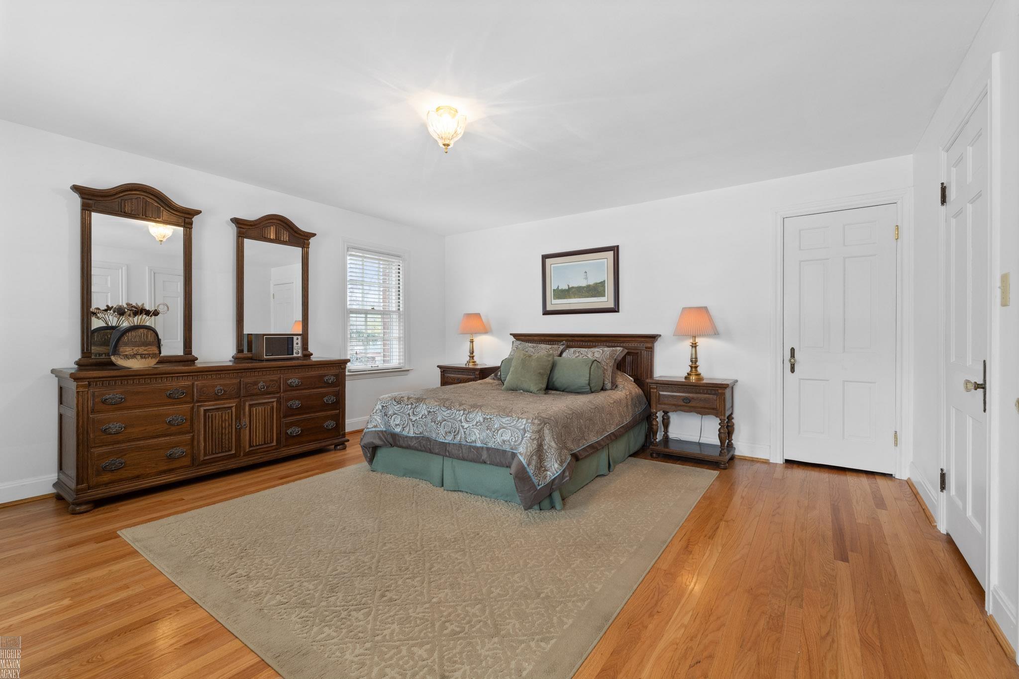 1009 Yorkshire Road Grosse Pointe, MI 48230 - Photo 19 of 38 Primary bedroom with 2 cl