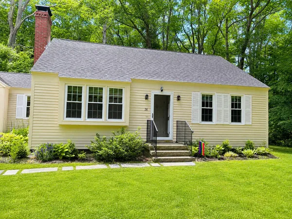 $445,000 | 24 Wood Pond Lane, Unit 24, Kennebunk, ME 04043