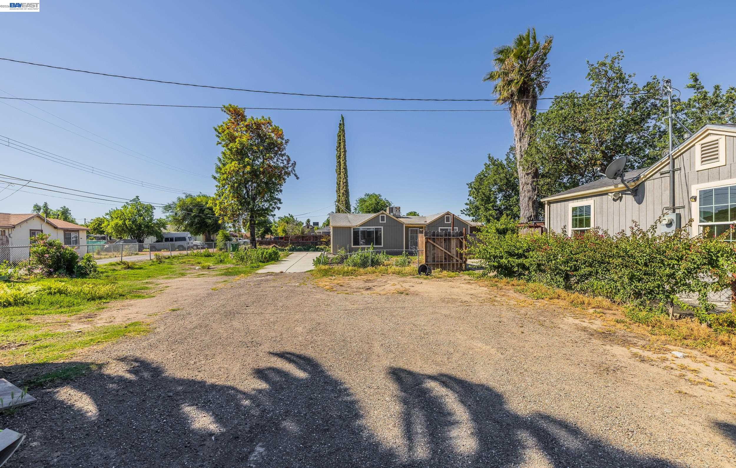 252 West Clover Road Tracy, CA 95376 - Photo 4 of 40