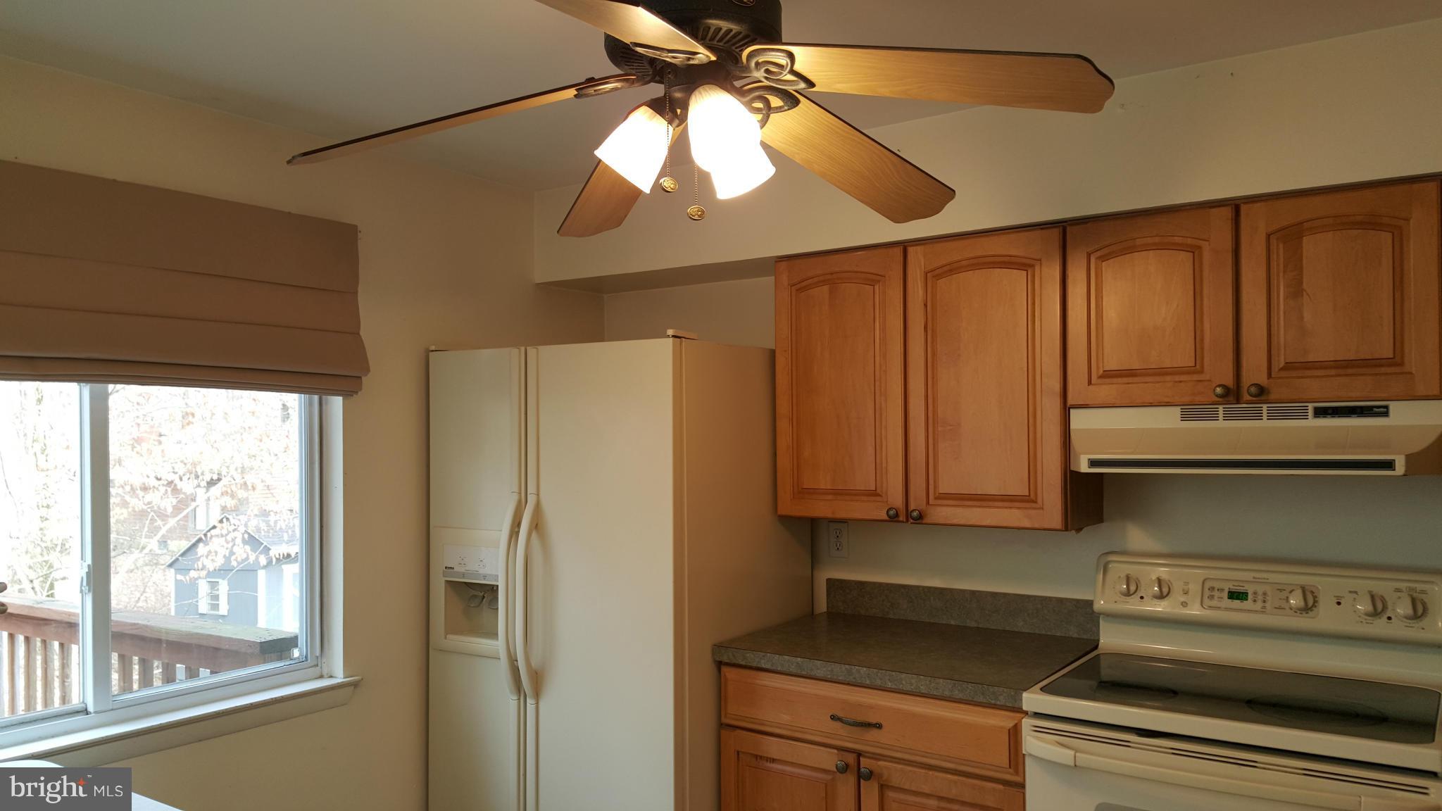 Pretty maple cabinets