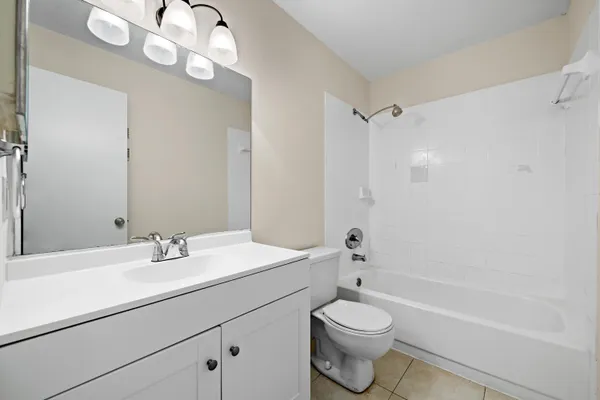 $2,200 | 3281 East Golf Boulevard, Unit 12, Pompano Beach, FL 33064