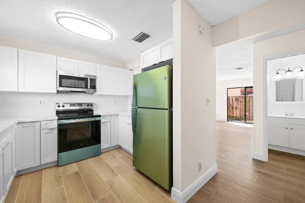 $2,200 | 3281 East Golf Boulevard, Unit 12, Pompano Beach, FL 33064