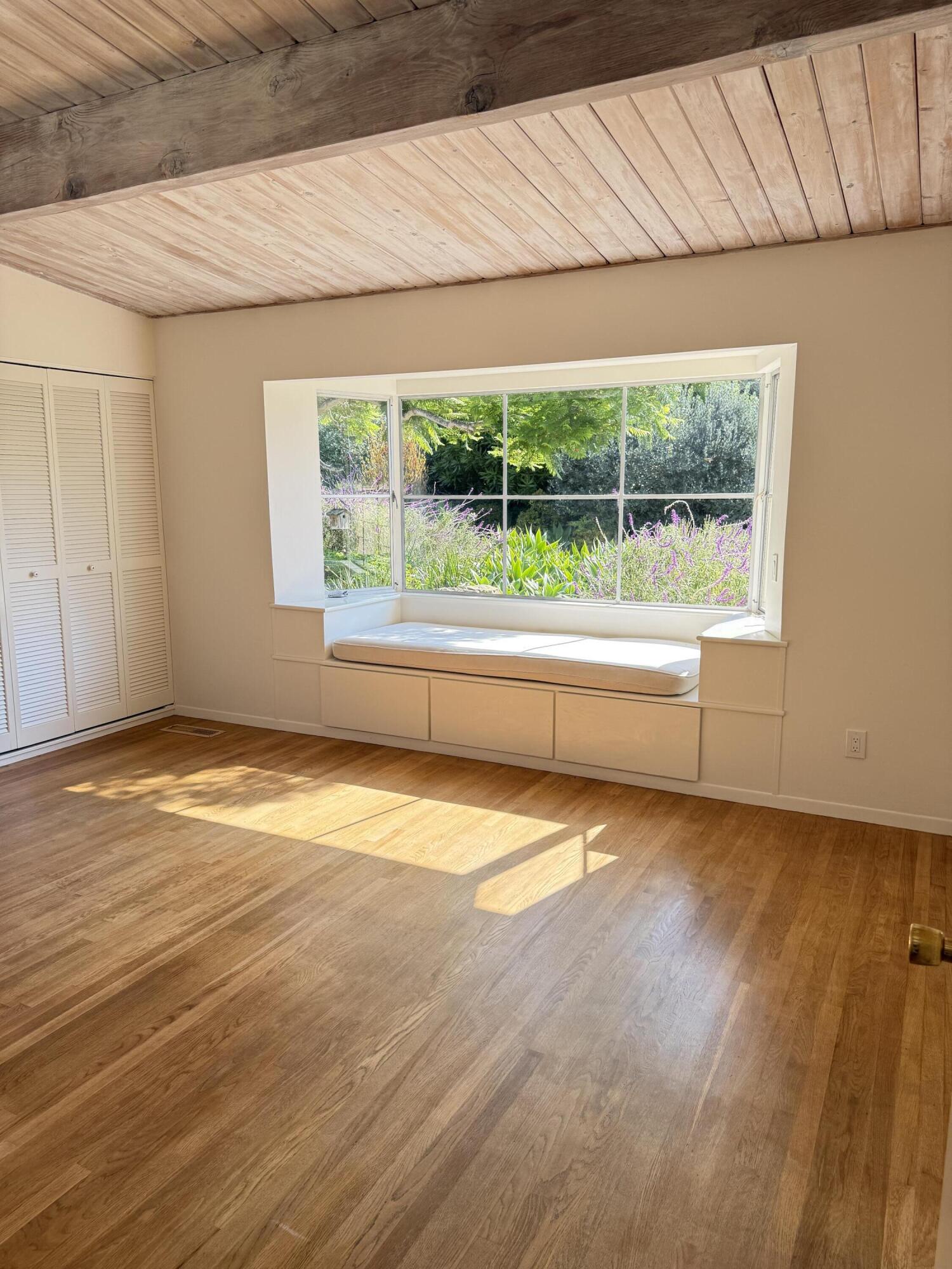 1747 Glen Oaks Drive Montecito, CA 93108 - Photo 12 of 24 Primary Bedroom