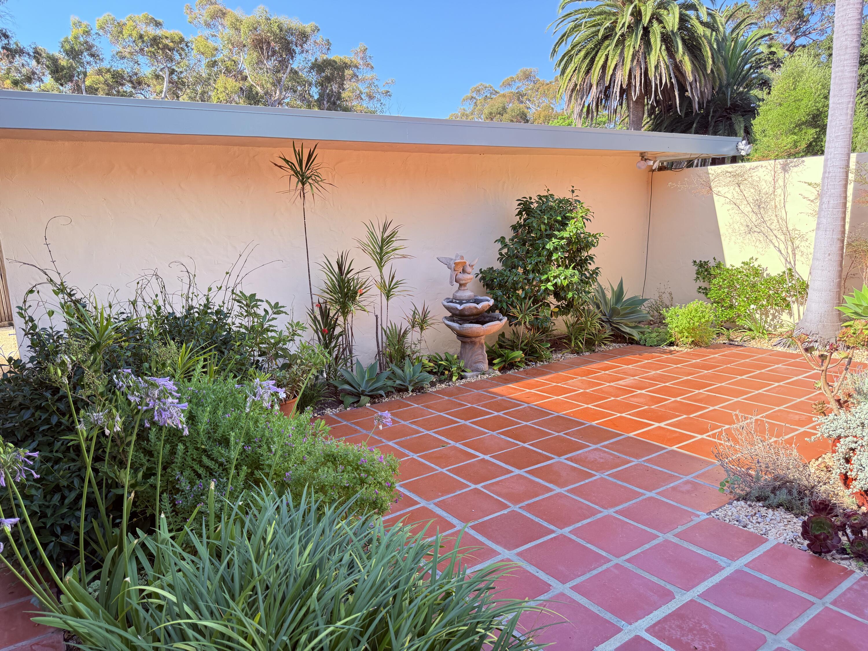 1747 Glen Oaks Drive Montecito, CA 93108 - Photo 3 of 24 Entrance Patio