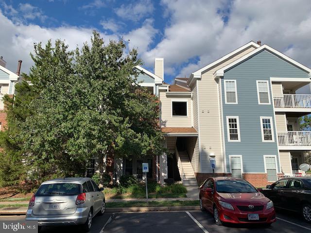 20960 Timber Ridge Terrace, Unit 101 Ashburn, VA 20147 - Photo 2 of 22 Firest Floor beautiful condo