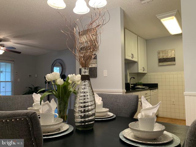 20960 Timber Ridge Terrace, Unit 101 Ashburn, VA 20147 - Photo 10 of 22 Dining area