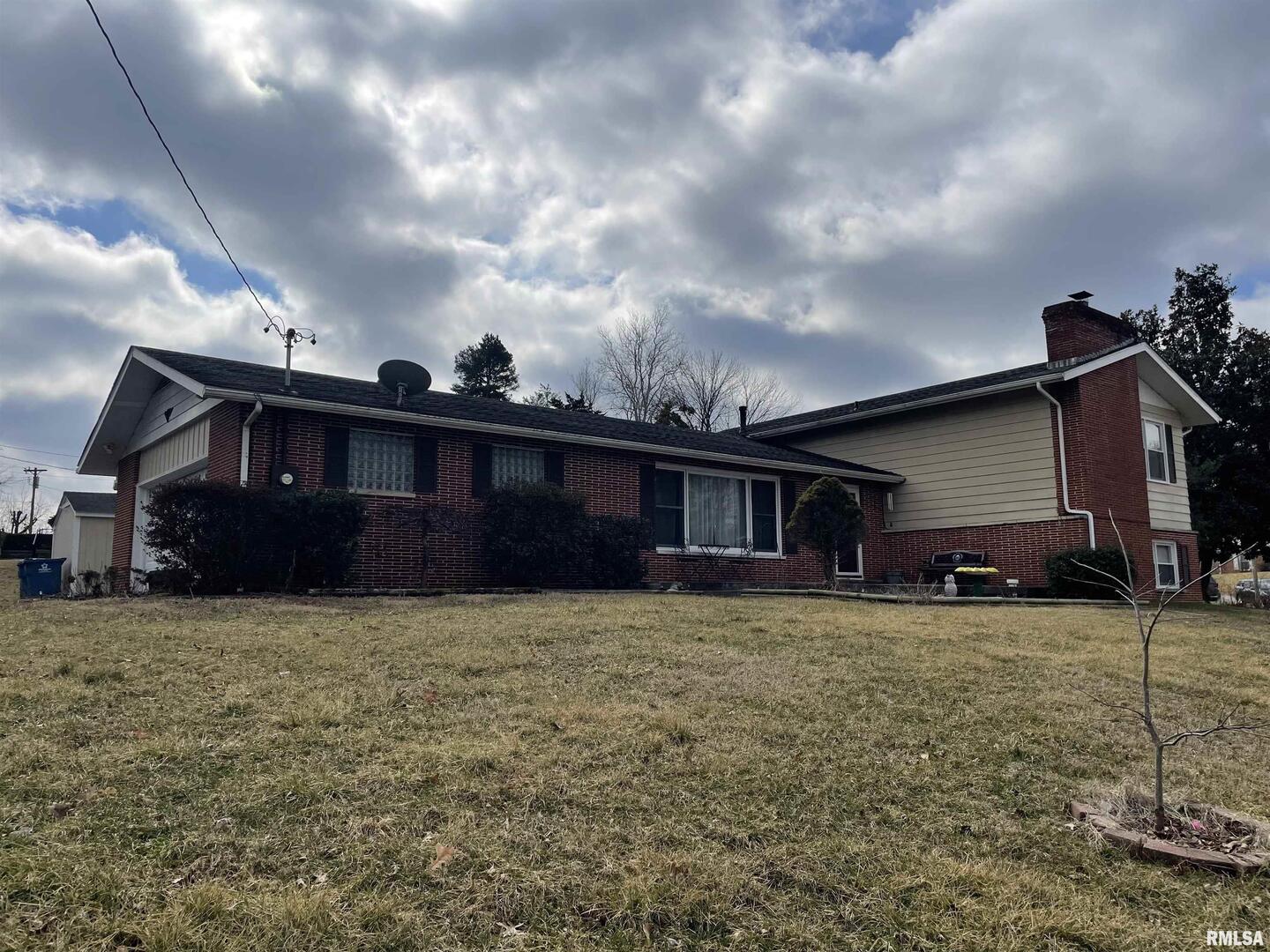 217 Apple Lane Anna, IL 62906 - Photo 2 of 36