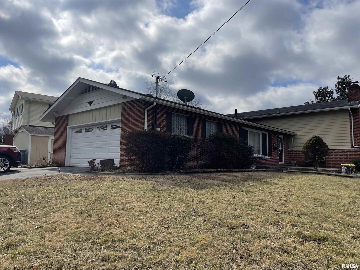 217 Apple Lane Anna, IL 62906 - Photo 3 of 36