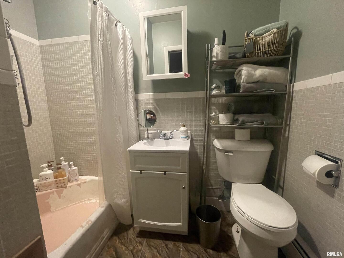 217 Apple Lane Anna, IL 62906 - Photo 34 of 39 a bathroom with a sink toilet and mirror