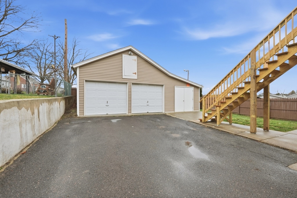 38 Prospect Street Ludlow, MA 01056 - Photo 3 of 32