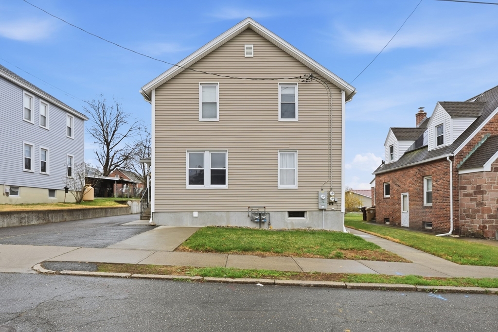 38 Prospect Street Ludlow, MA 01056 - Photo 5 of 32