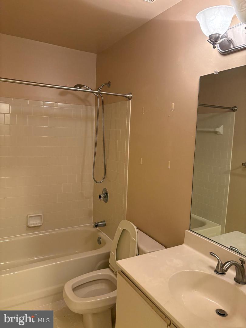 178 English Run Circle Sparks Glencoe, MD 21152 - Photo 12 of 24 a bathroom with a sink toilet and shower