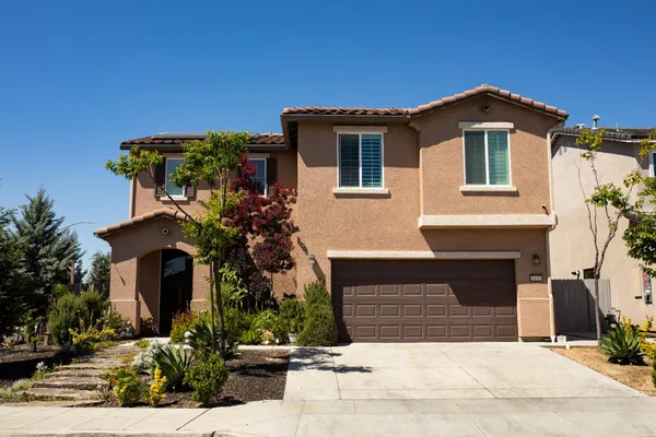 $465,000 | 1157 South Dee Ann Avenue, Fresno, CA 93727