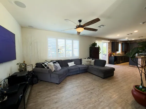 $465,000 | 1157 South Dee Ann Avenue, Fresno, CA 93727