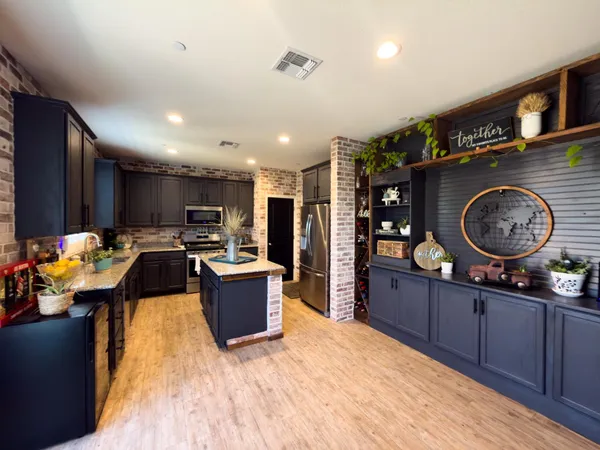 $465,000 | 1157 South Dee Ann Avenue, Fresno, CA 93727